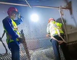 江津冀东水泥篦冷机管道龟甲网耐磨施工